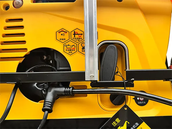 Đèn chiếu sáng khu vực từ xa di động dùng máy phát xăng 700W